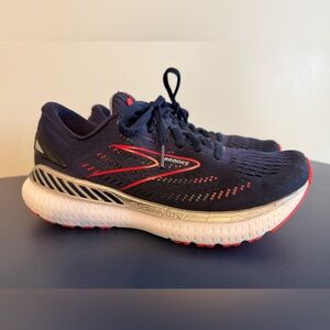 Brooks women’s glycerin GTS 19 size 8